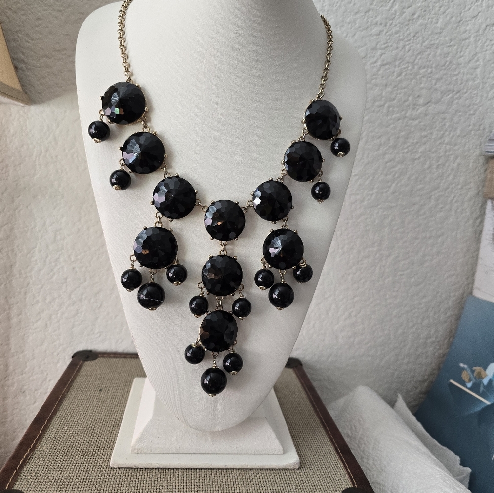 Elegant Black Statement Necklace
